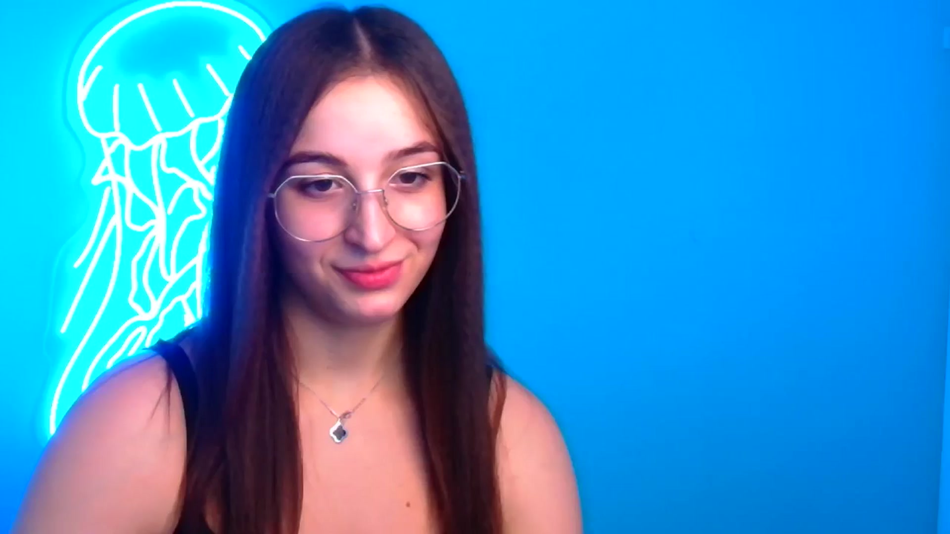 Gallery image thumbnail from Lilli_Fun's myfreecams stream on, 12/15/2024, 15:40 image 19 of 20