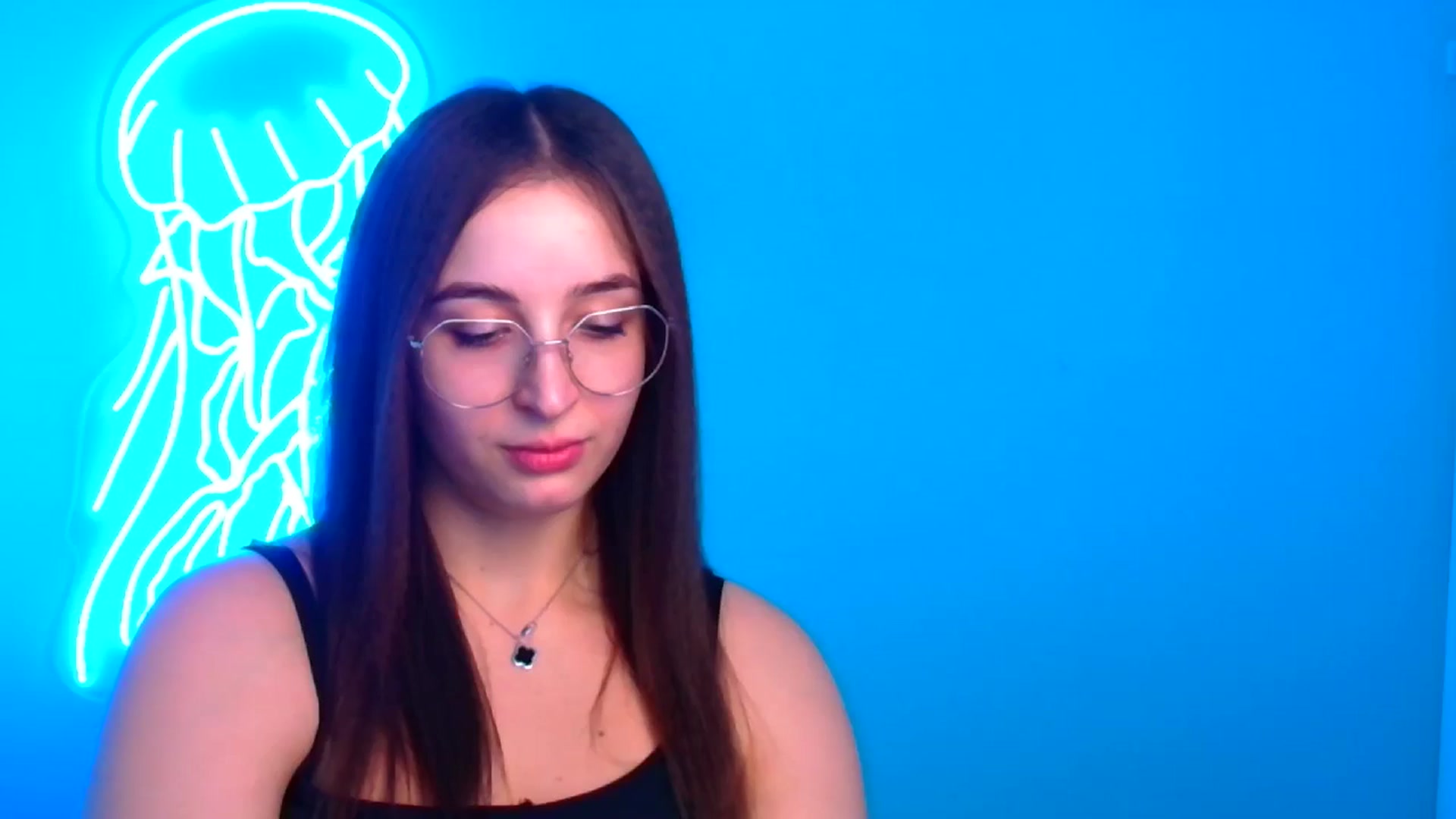 Gallery image thumbnail from Lilli_Fun's myfreecams stream on, 12/15/2024, 15:40 image 18 of 20