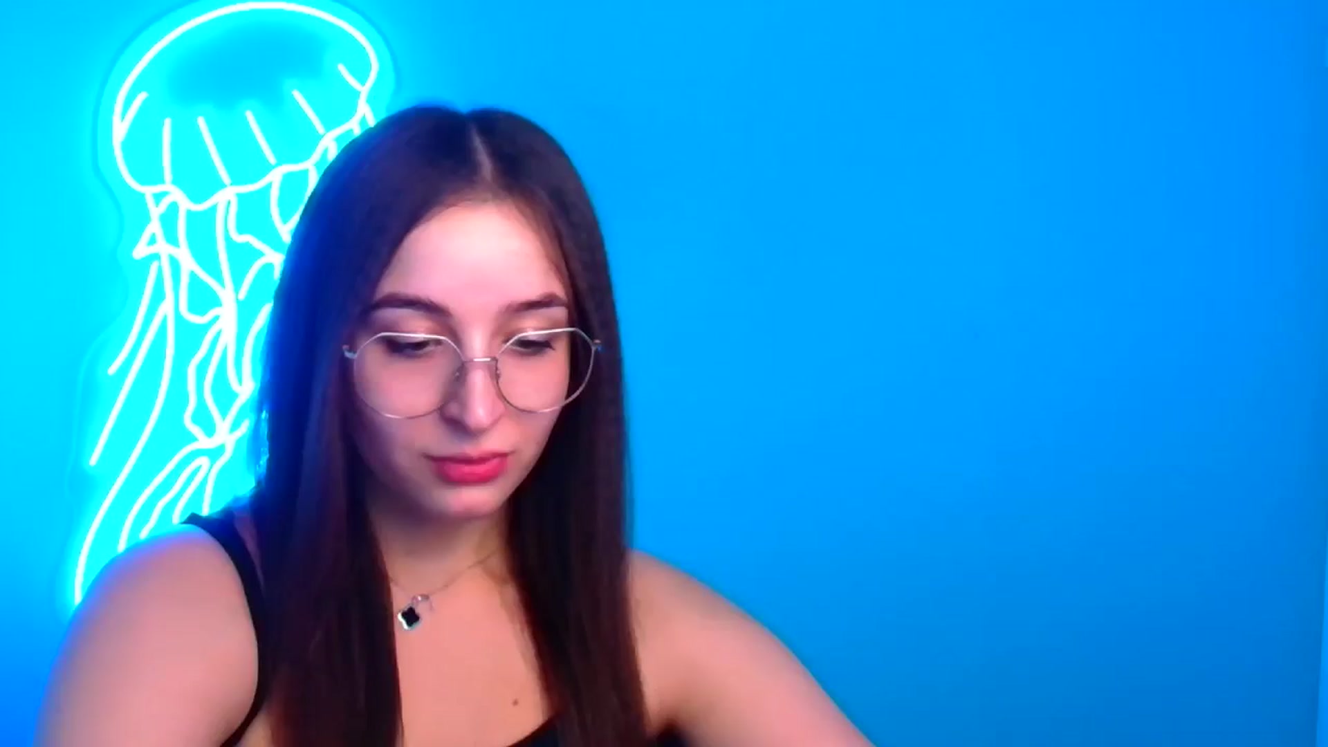 Gallery image thumbnail from Lilli_Fun's myfreecams stream on, 12/15/2024, 15:40 image 13 of 20