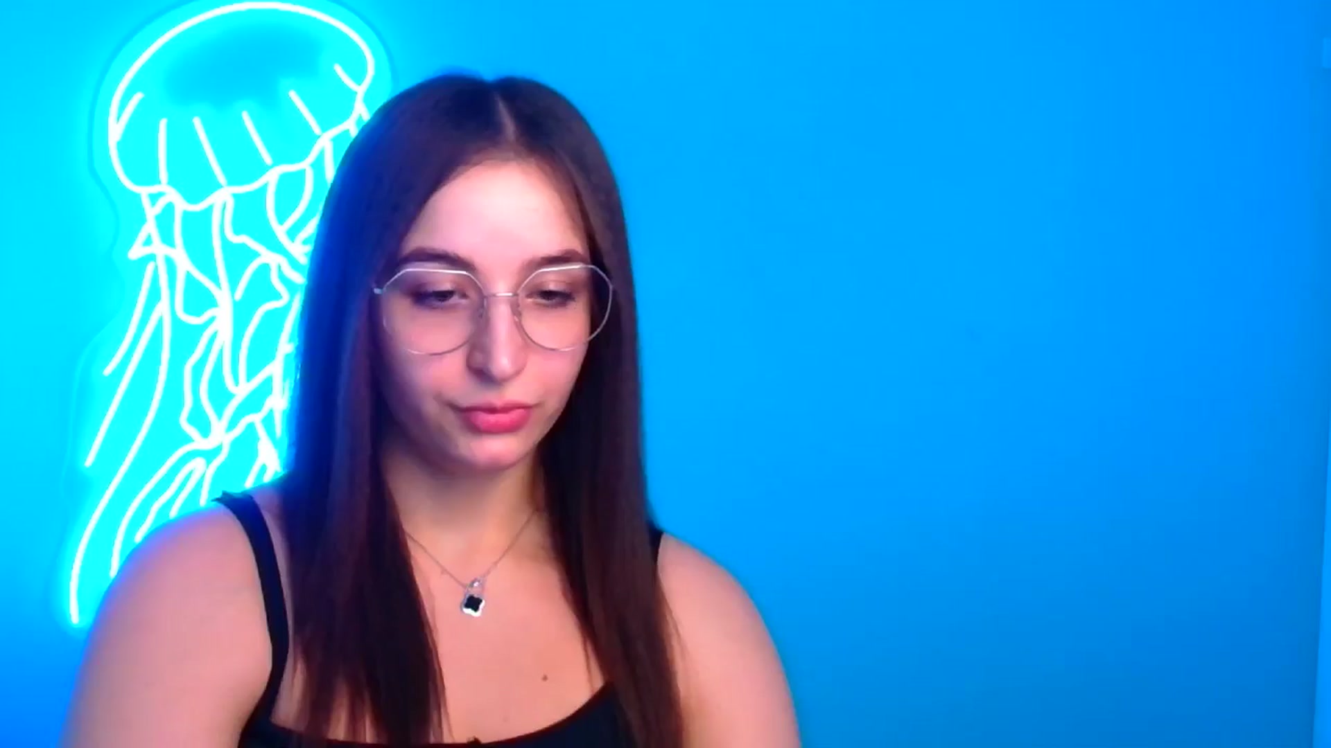 Gallery image thumbnail from Lilli_Fun's myfreecams stream on, 12/15/2024, 15:40 image 17 of 20