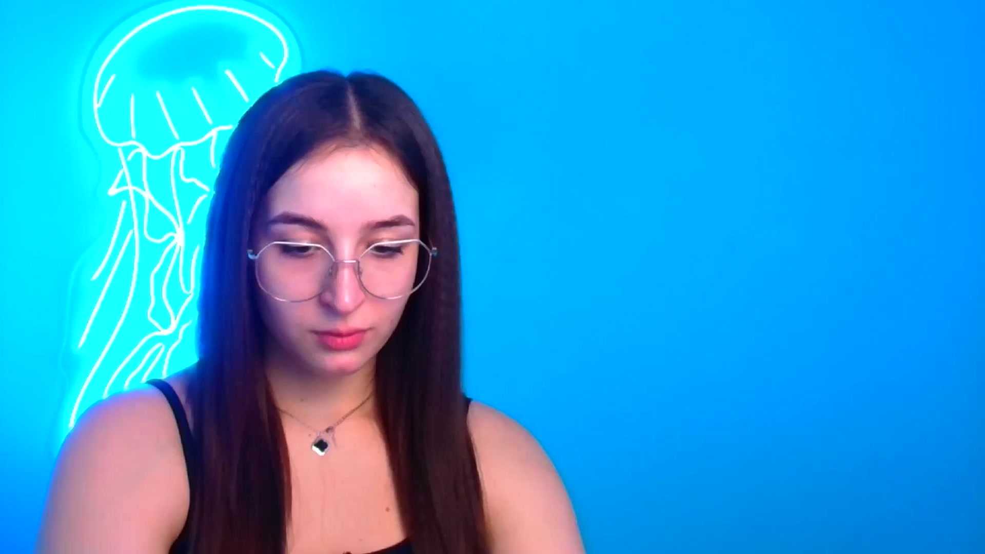 Gallery image thumbnail from Lilli_Fun's myfreecams stream on, 12/15/2024, 17:51 image 3 of 20