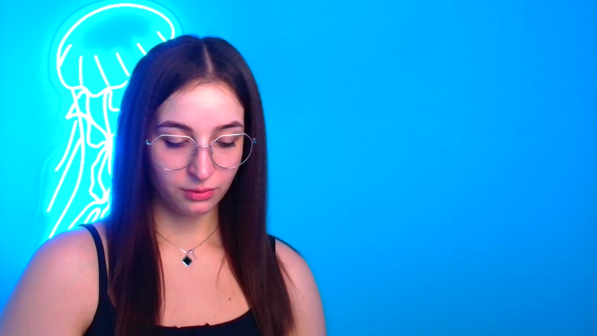 Gallery image thumbnail from Lilli_Fun's myfreecams stream on, 12/15/2024, 17:51 image 11 of 20
