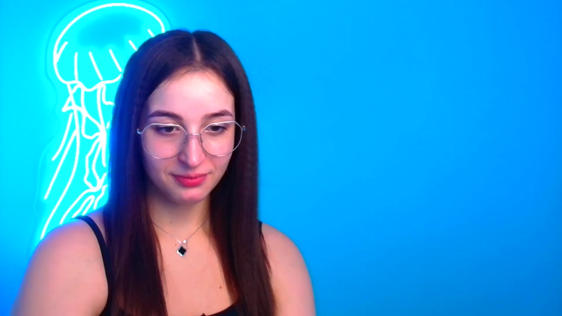 Gallery image thumbnail from Lilli_Fun's myfreecams stream on, 12/15/2024, 17:51 image 9 of 20