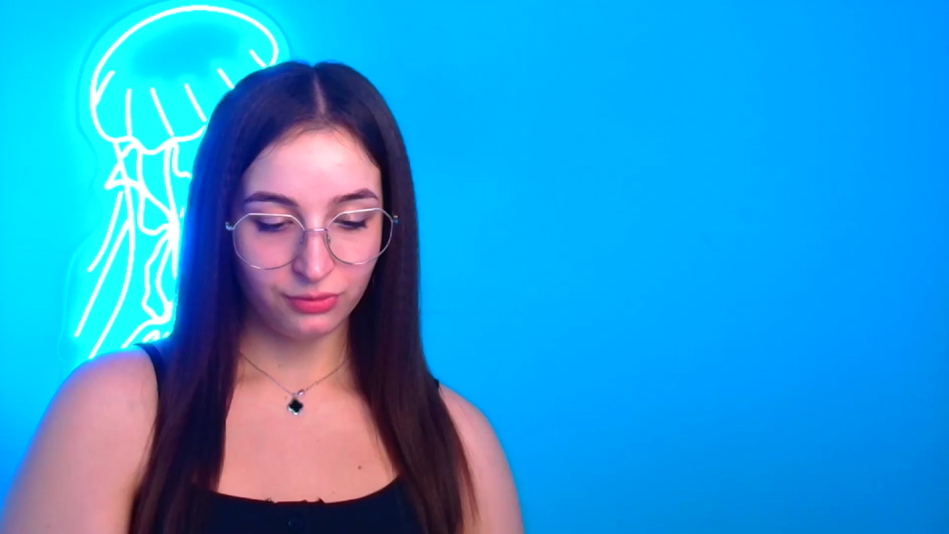 Gallery image thumbnail from Lilli_Fun's myfreecams stream on, 12/15/2024, 17:51 image 15 of 20