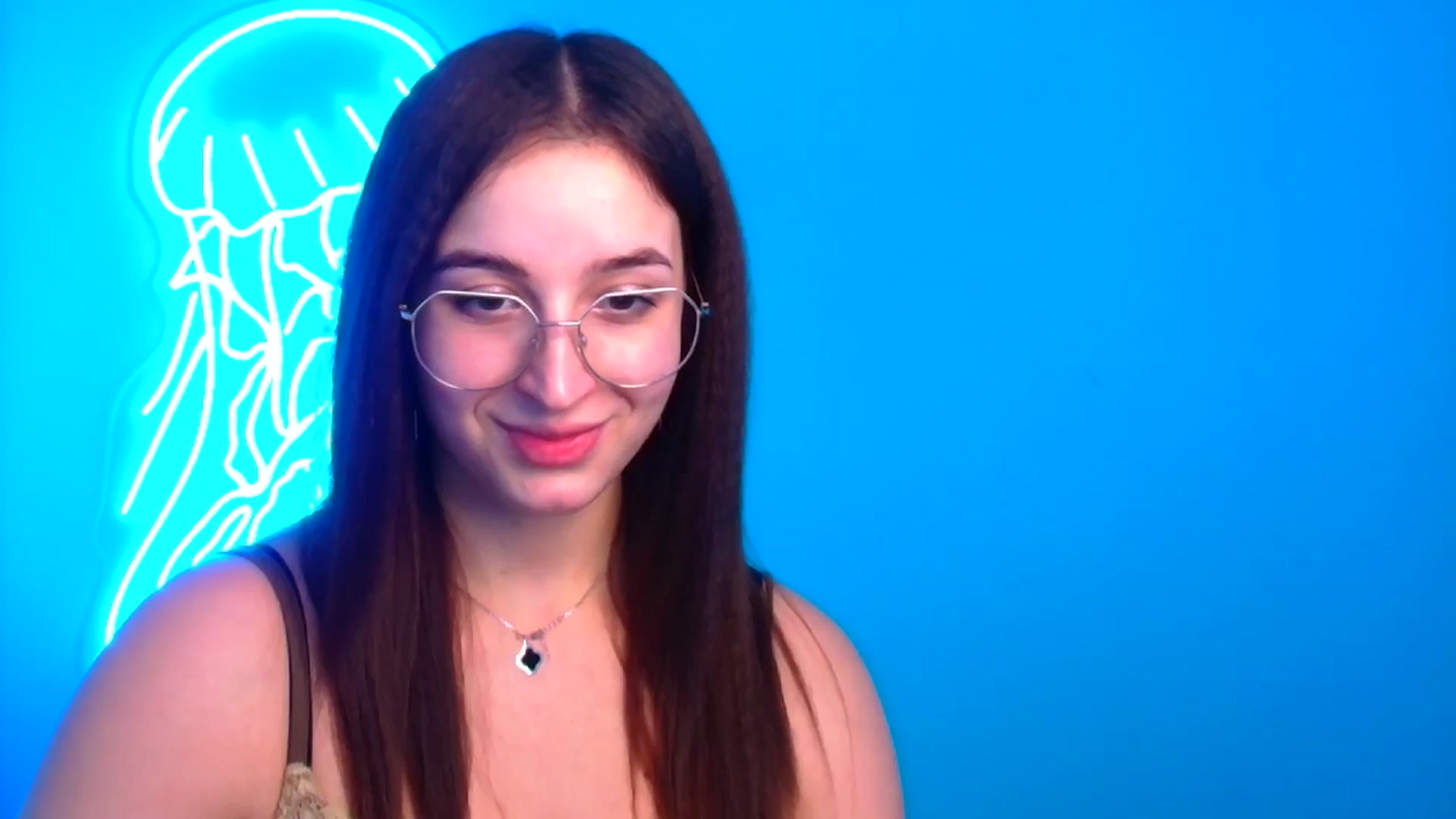 Gallery image thumbnail from Lilli_Fun's myfreecams stream on, 12/15/2024, 20:37 image 9 of 20