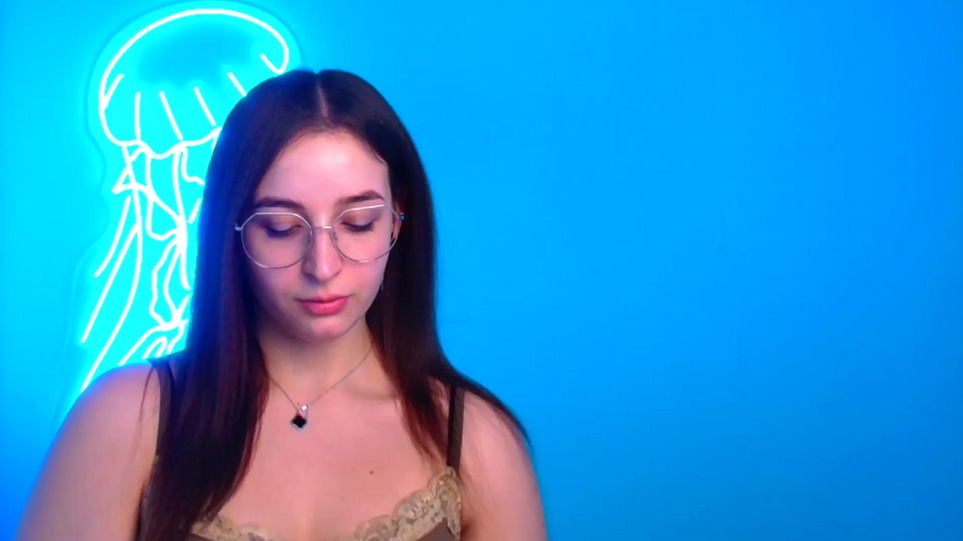 Gallery image thumbnail from Lilli_Fun's myfreecams stream on, 12/15/2024, 20:37 image 18 of 20