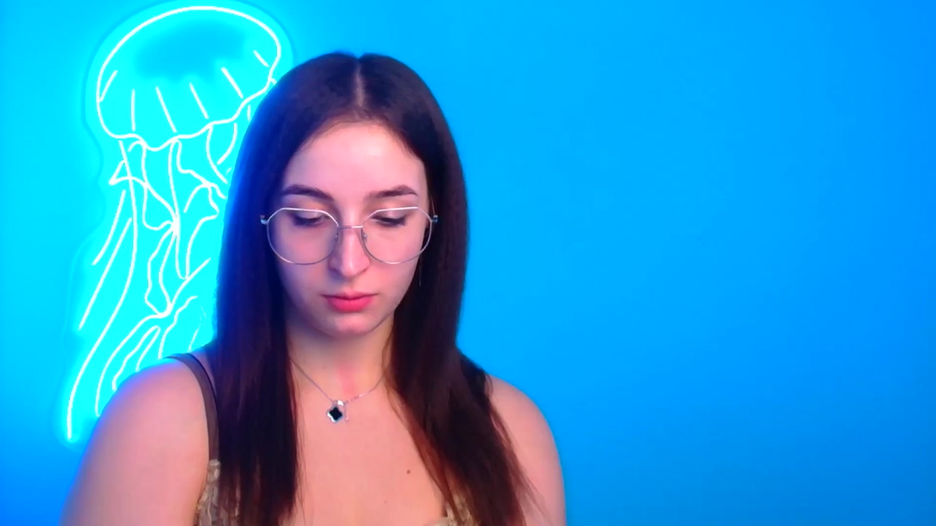 Gallery image thumbnail from Lilli_Fun's myfreecams stream on, 12/15/2024, 20:37 image 7 of 20