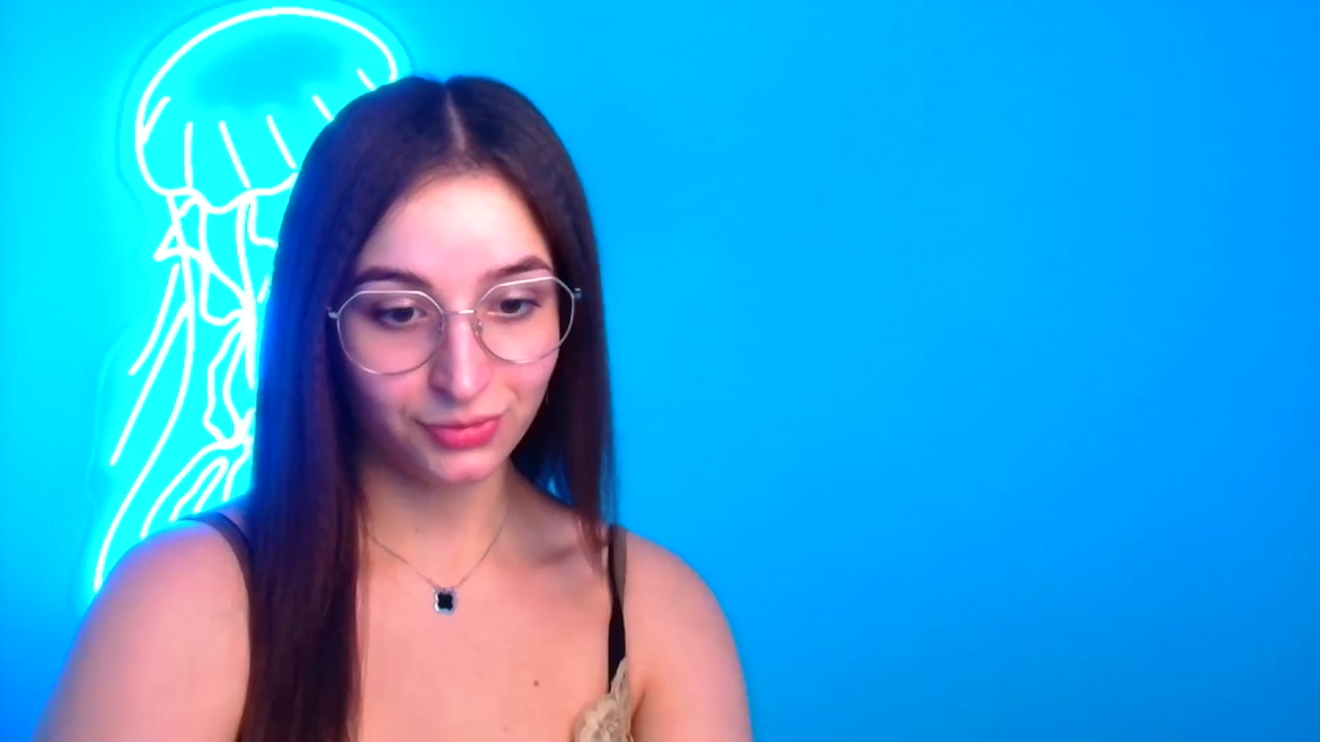 Gallery image thumbnail from Lilli_Fun's myfreecams stream on, 12/15/2024, 20:37 image 11 of 20