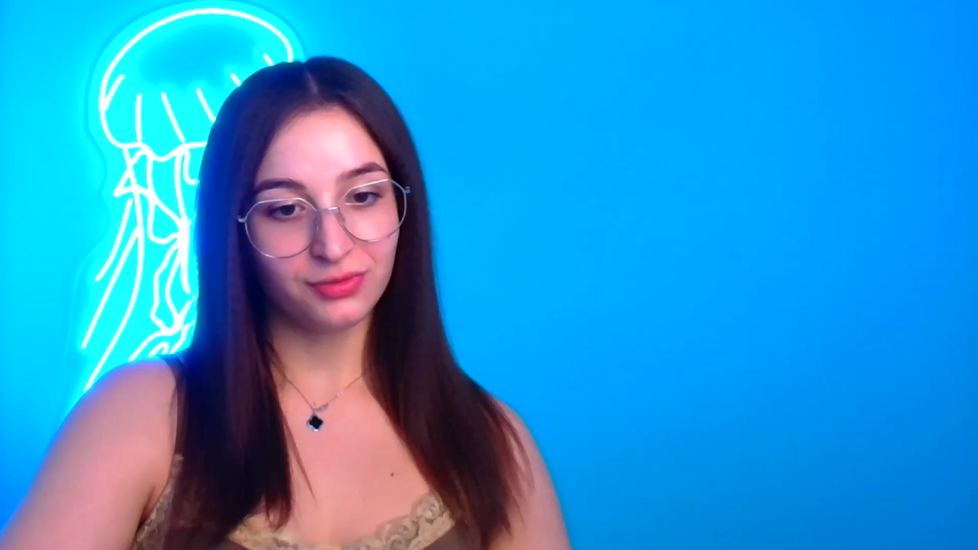 Gallery image thumbnail from Lilli_Fun's myfreecams stream on, 12/15/2024, 20:37 image 16 of 20