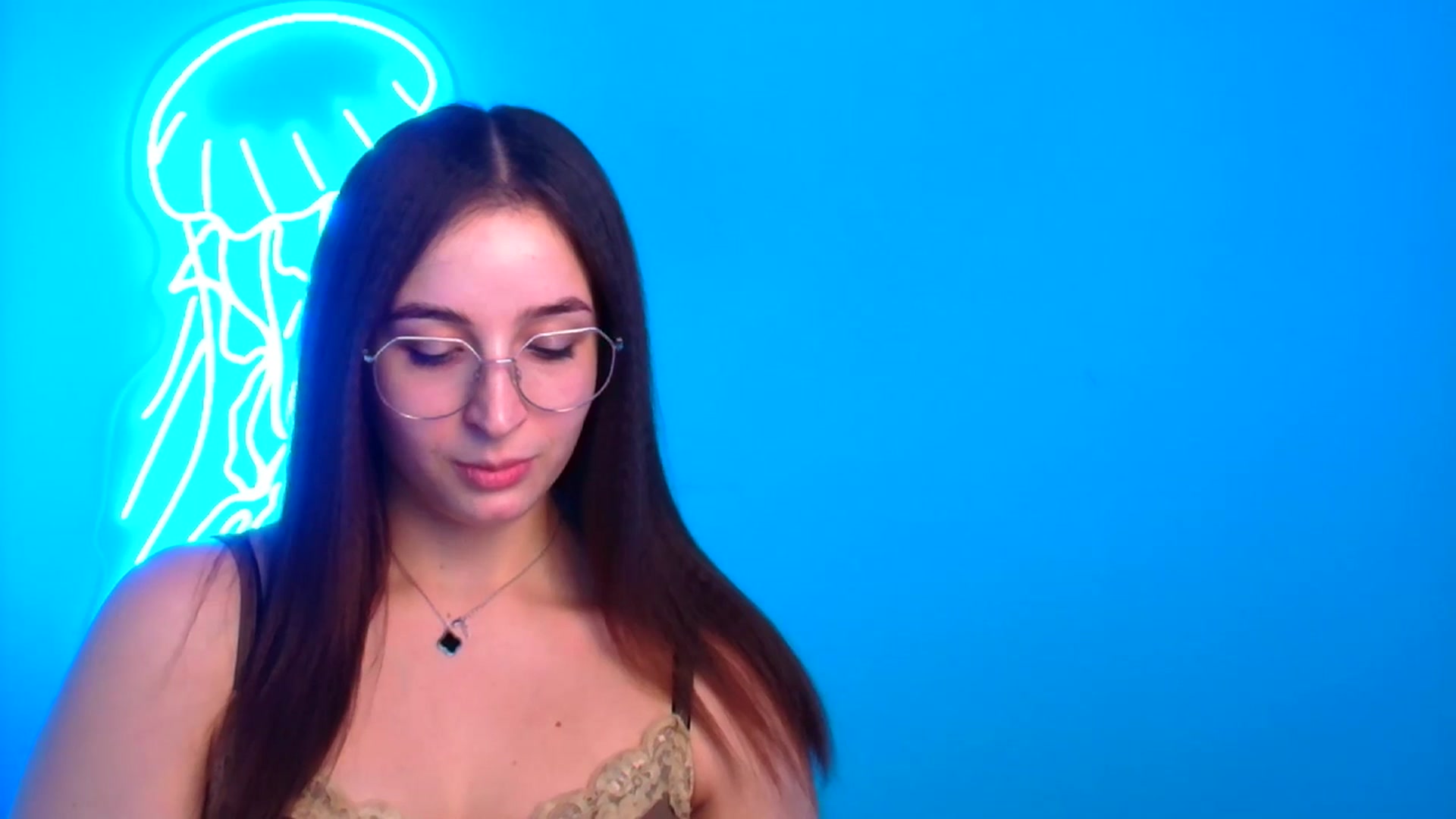 Gallery image thumbnail from Lilli_Fun's myfreecams stream on, 12/15/2024, 20:37 image 17 of 20