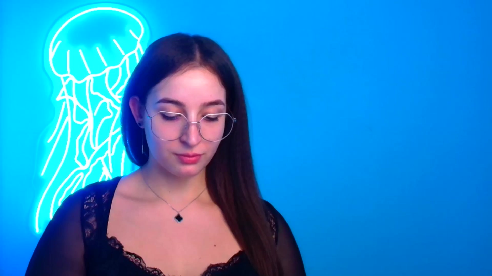 Gallery image thumbnail from Lilli_Fun's myfreecams stream on, 12/16/2024, 17:51 image 9 of 20