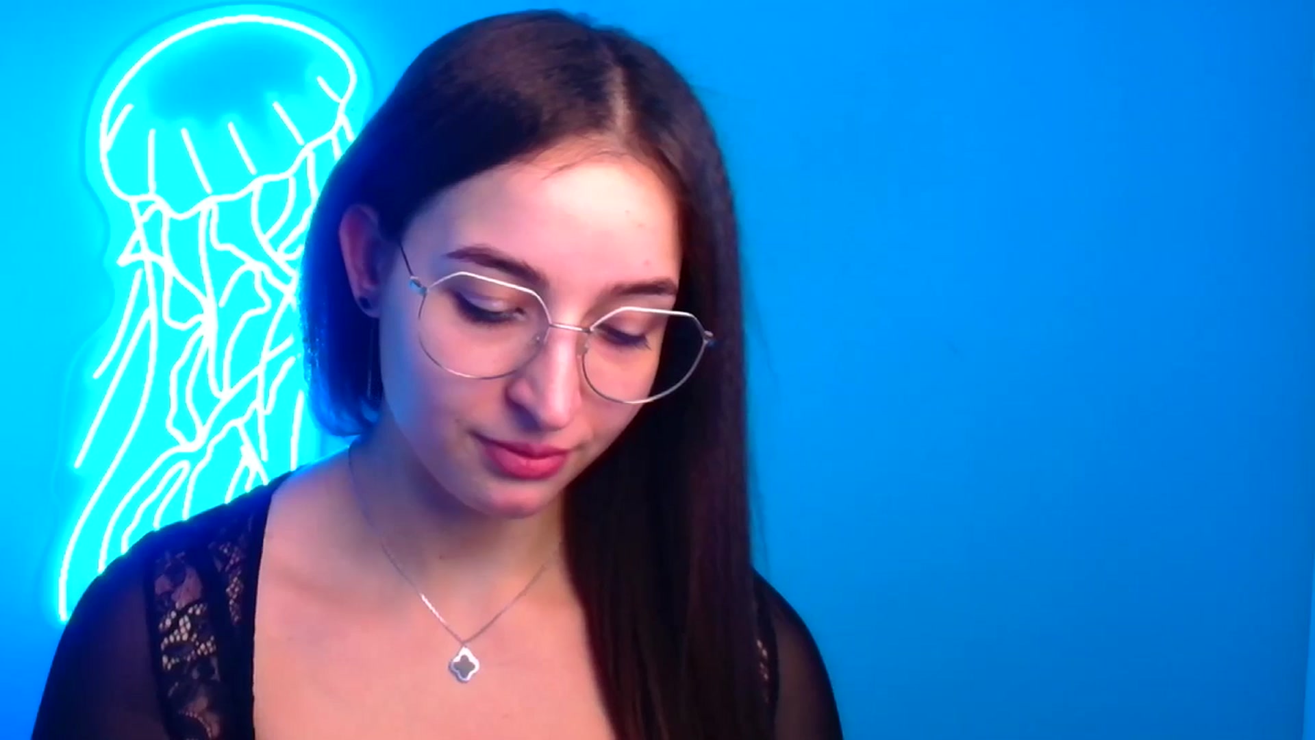 Gallery image thumbnail from Lilli_Fun's myfreecams stream on, 12/16/2024, 17:51 image 3 of 20