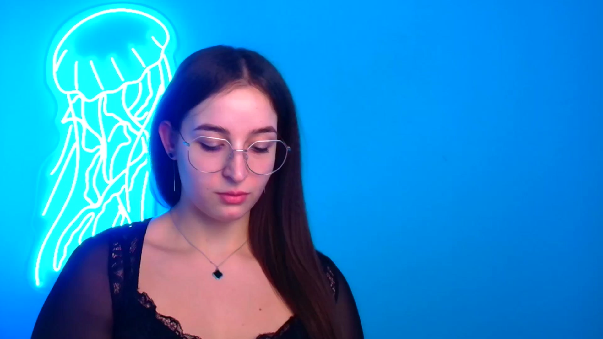 Gallery image thumbnail from Lilli_Fun's myfreecams stream on, 12/16/2024, 17:51 image 12 of 20