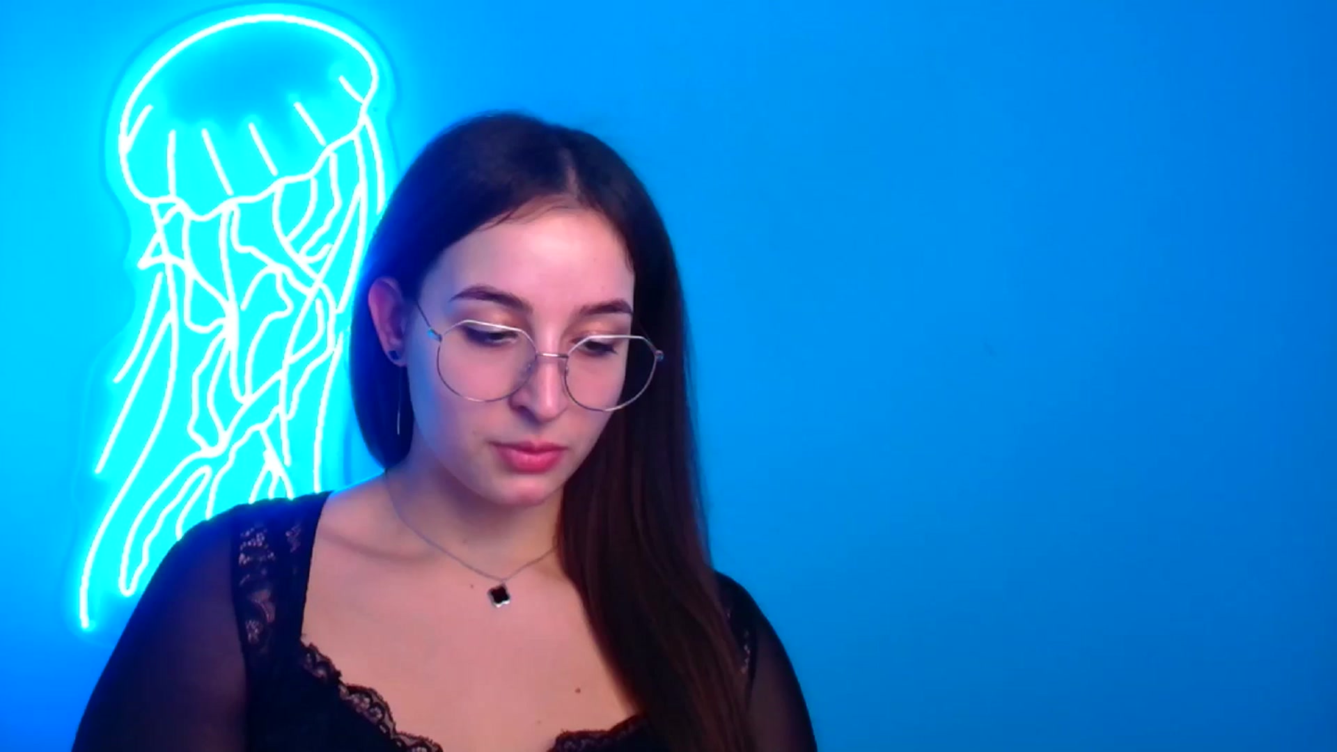 Gallery image thumbnail from Lilli_Fun's myfreecams stream on, 12/16/2024, 20:49 image 9 of 20