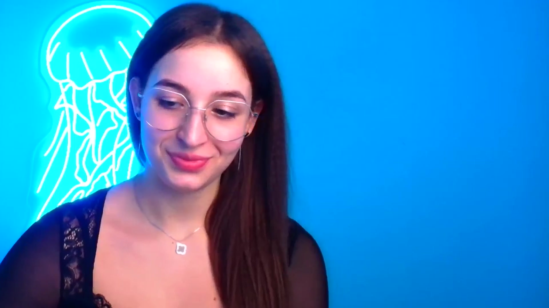 Gallery image thumbnail from Lilli_Fun's myfreecams stream on, 12/16/2024, 20:49 image 15 of 20