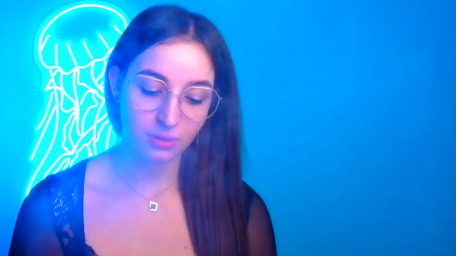 Gallery image thumbnail from Lilli_Fun's myfreecams stream on, 12/16/2024, 20:49 image 16 of 20