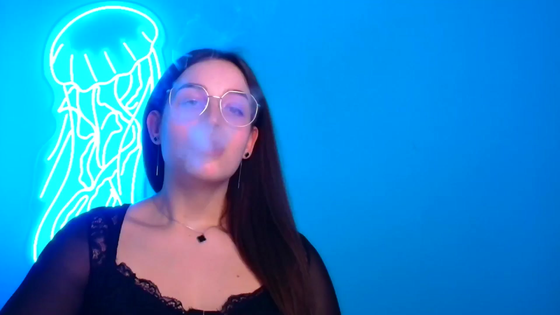 Gallery image thumbnail from Lilli_Fun's myfreecams stream on, 12/16/2024, 20:49 image 7 of 20