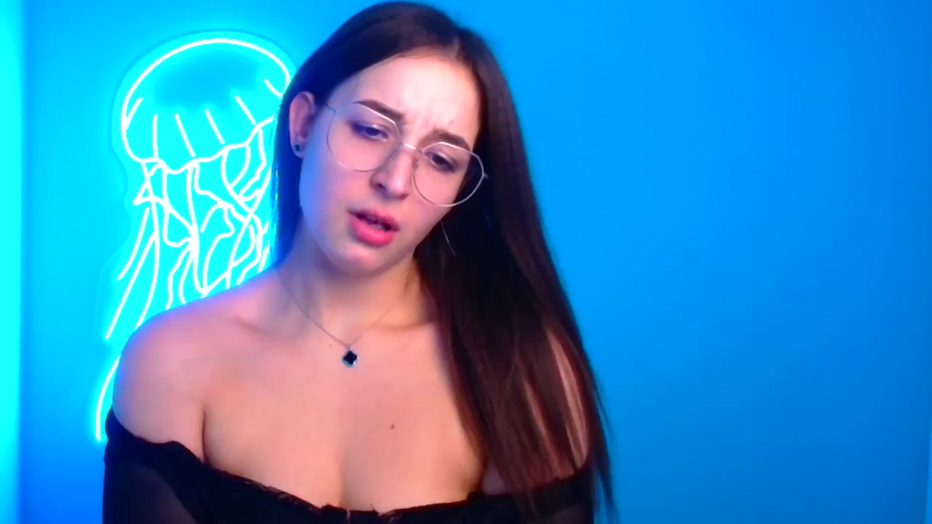 Gallery image thumbnail from Lilli_Fun's myfreecams stream on, 12/16/2024, 20:49 image 3 of 20