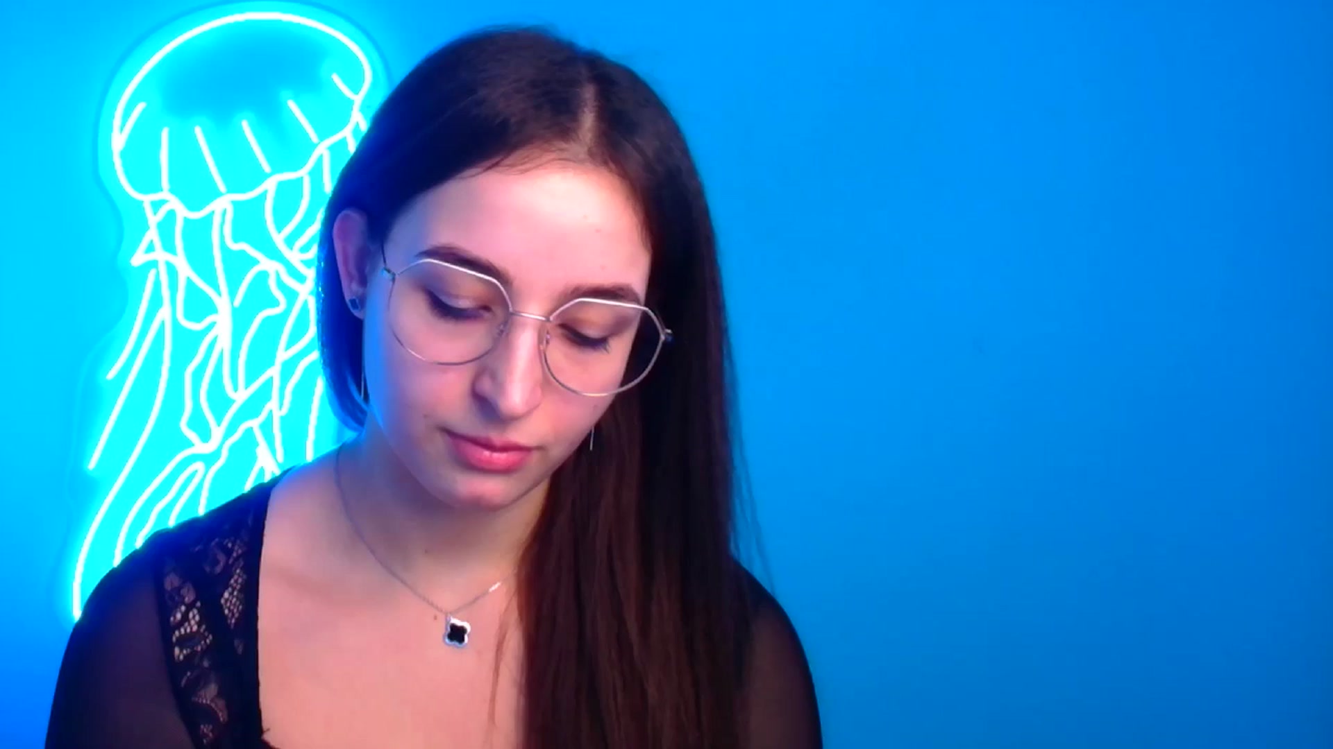 Gallery image thumbnail from Lilli_Fun's myfreecams stream on, 12/16/2024, 20:49 image 19 of 20
