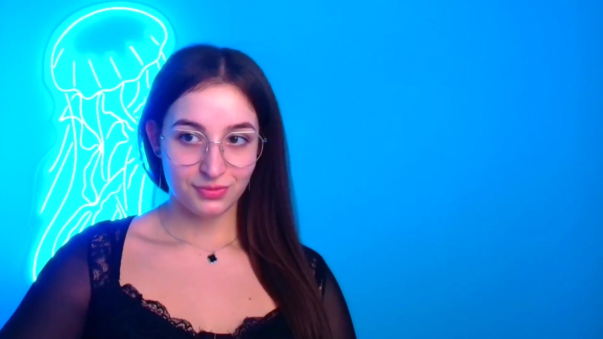 Gallery image thumbnail from Lilli_Fun's myfreecams stream on, 12/16/2024, 20:49 image 10 of 20