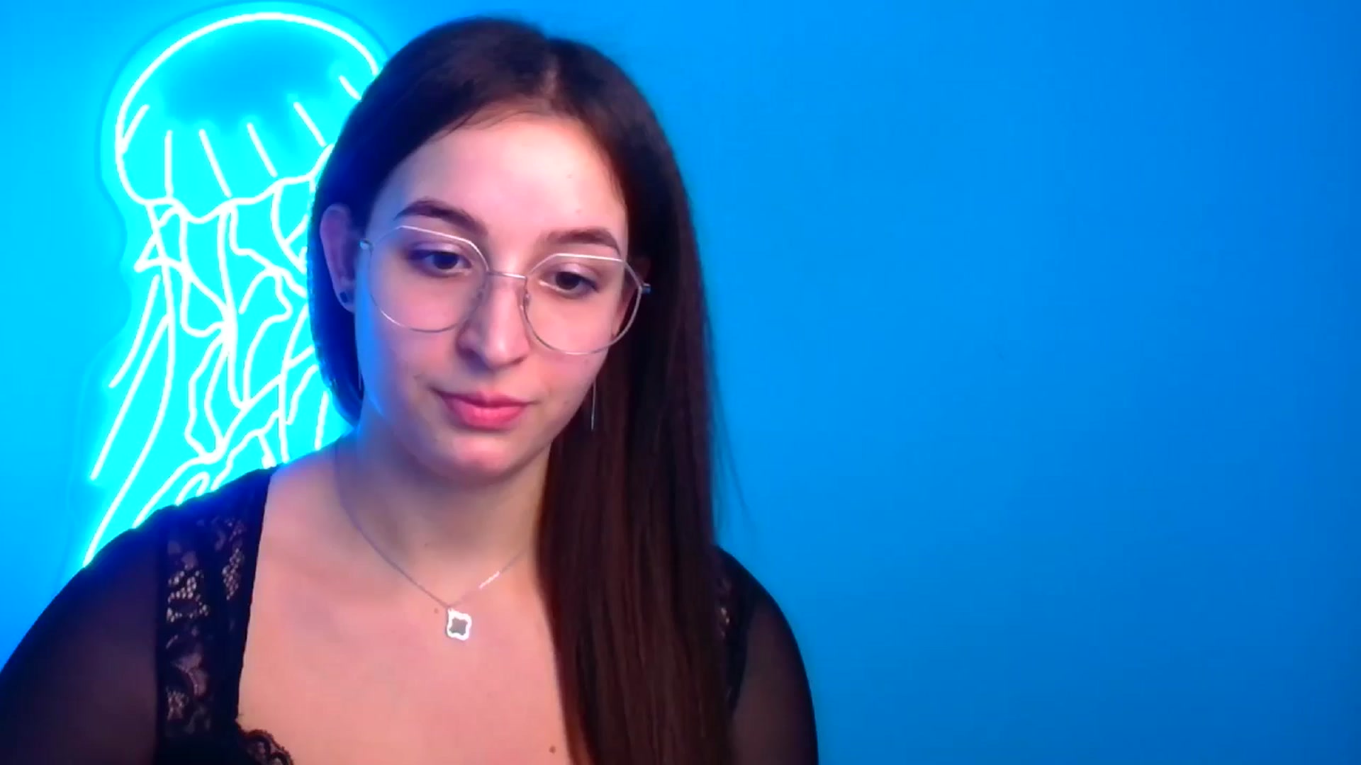 Gallery image thumbnail from Lilli_Fun's myfreecams stream on, 12/16/2024, 20:49 image 17 of 20