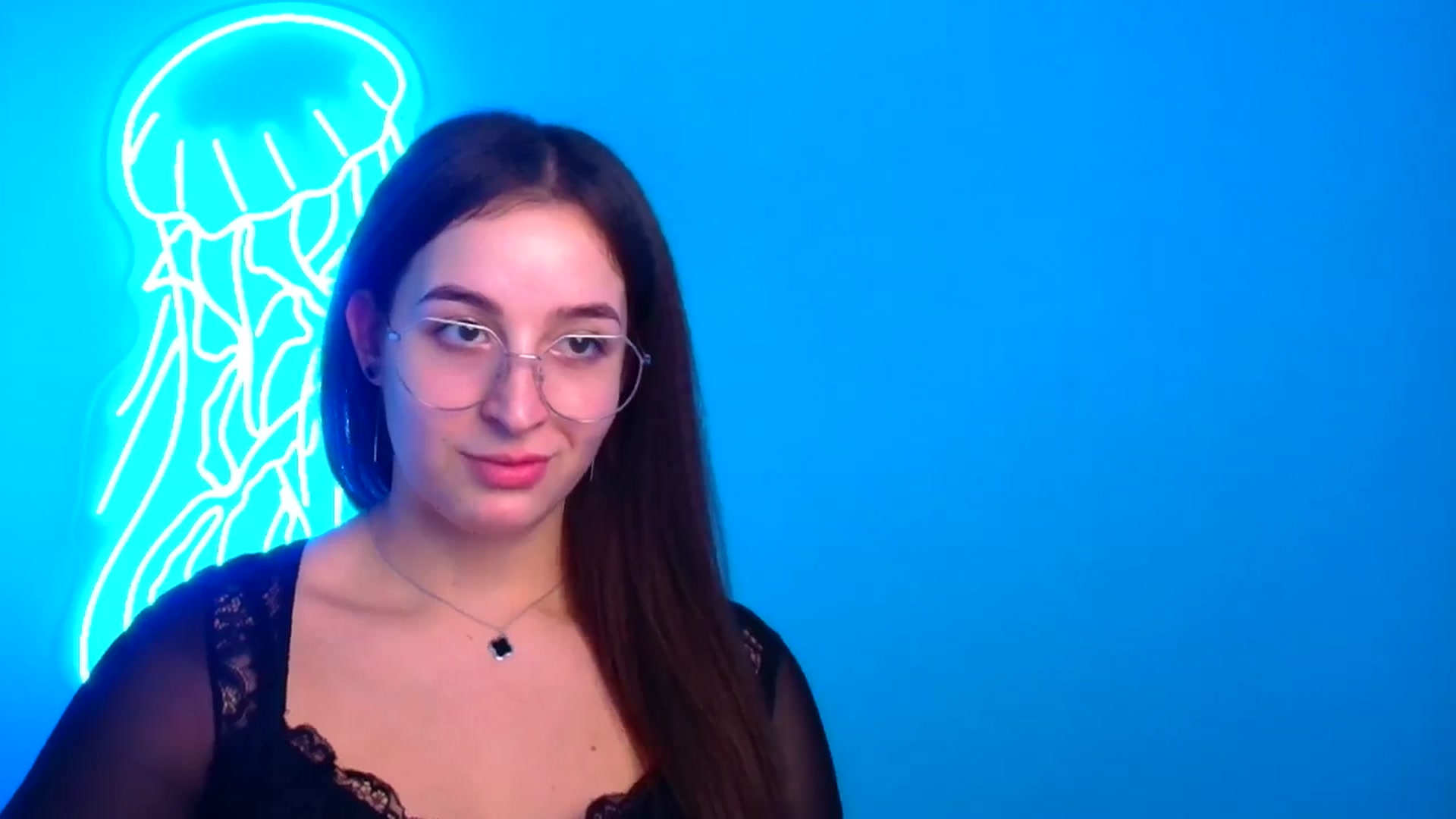 Gallery image thumbnail from Lilli_Fun's myfreecams stream on, 12/16/2024, 20:49 image 14 of 20