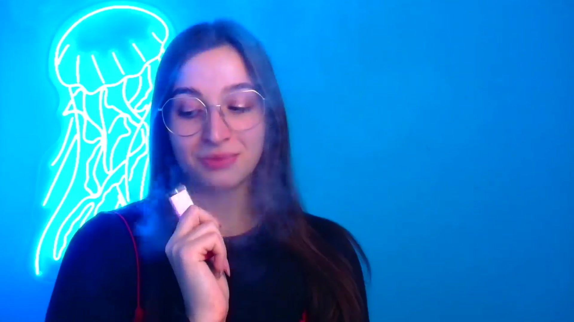 Gallery image thumbnail from Lilli_Fun's myfreecams stream on, 12/18/2024, 13:08 image 19 of 20