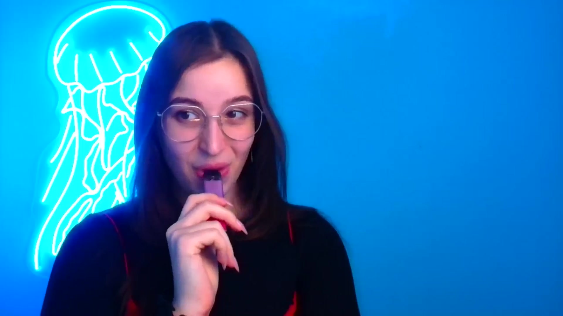 Gallery image thumbnail from Lilli_Fun's myfreecams stream on, 12/18/2024, 13:08 image 17 of 20