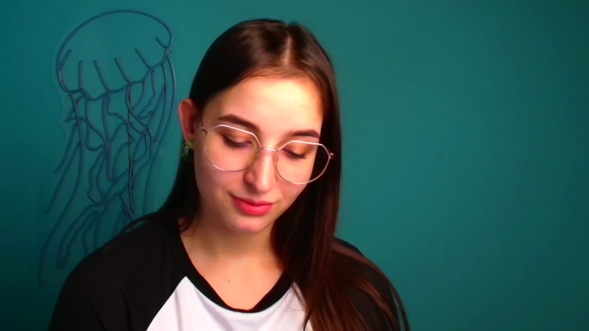 Gallery image thumbnail from Lilli_Fun's myfreecams stream on, 01/04/2025, 12:02 image 7 of 20