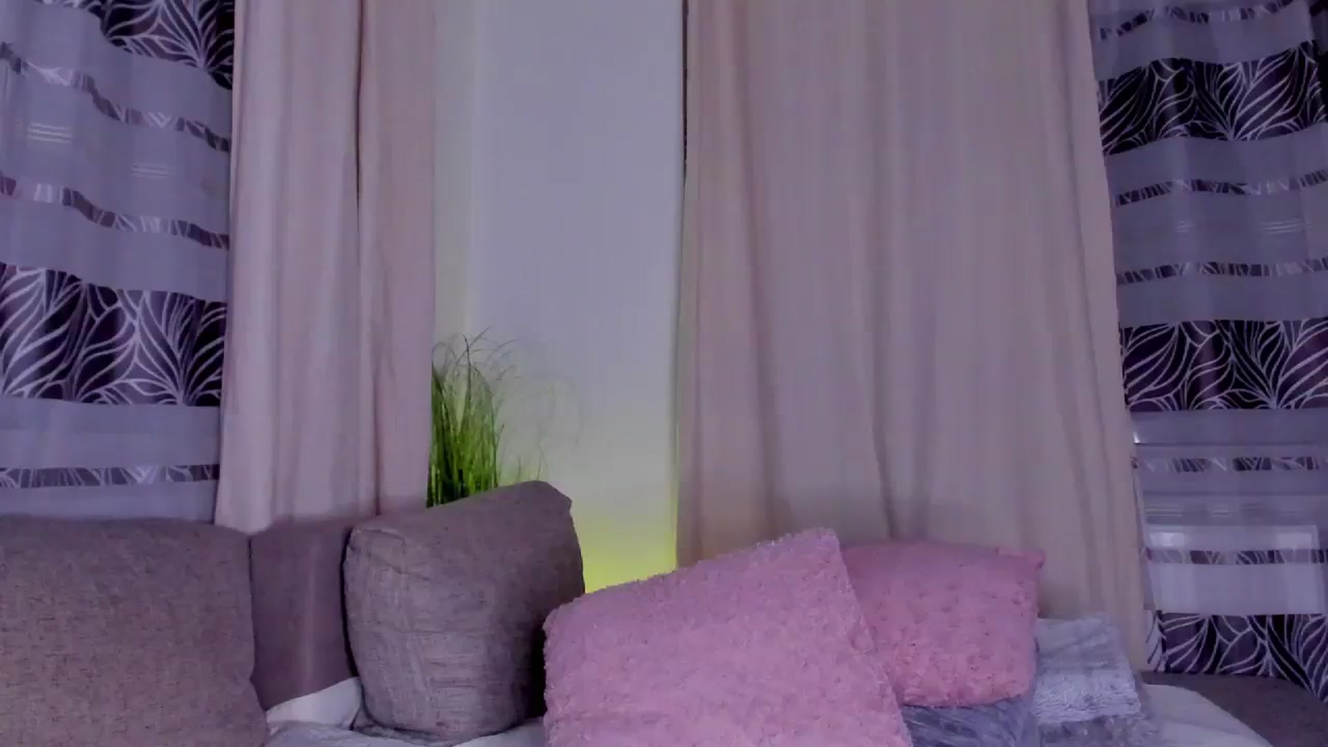 Gallery image thumbnail from LillianMonroe's myfreecams stream on, 08/10/2023, 08:29 image 19 of 20