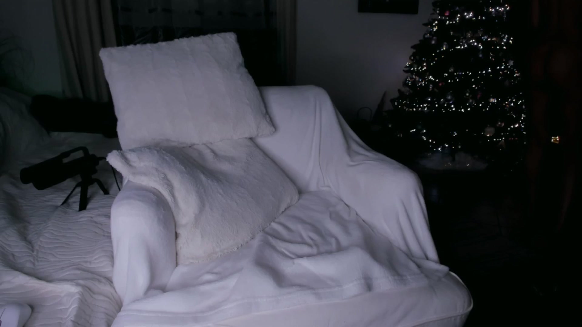 Gallery image thumbnail from LillianMonroe's myfreecams stream on, 01/01/2026, 06:27 image 10 of 20