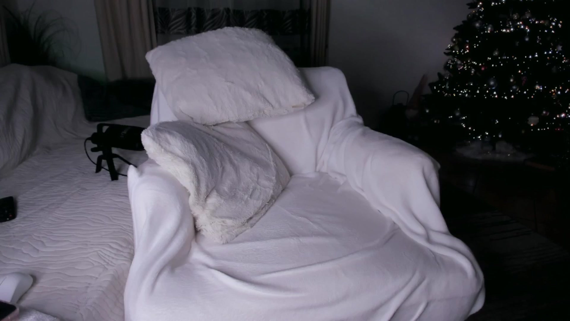 Gallery image thumbnail from LillianMonroe's myfreecams stream on, 01/18/2026, 23:02 image 20 of 20