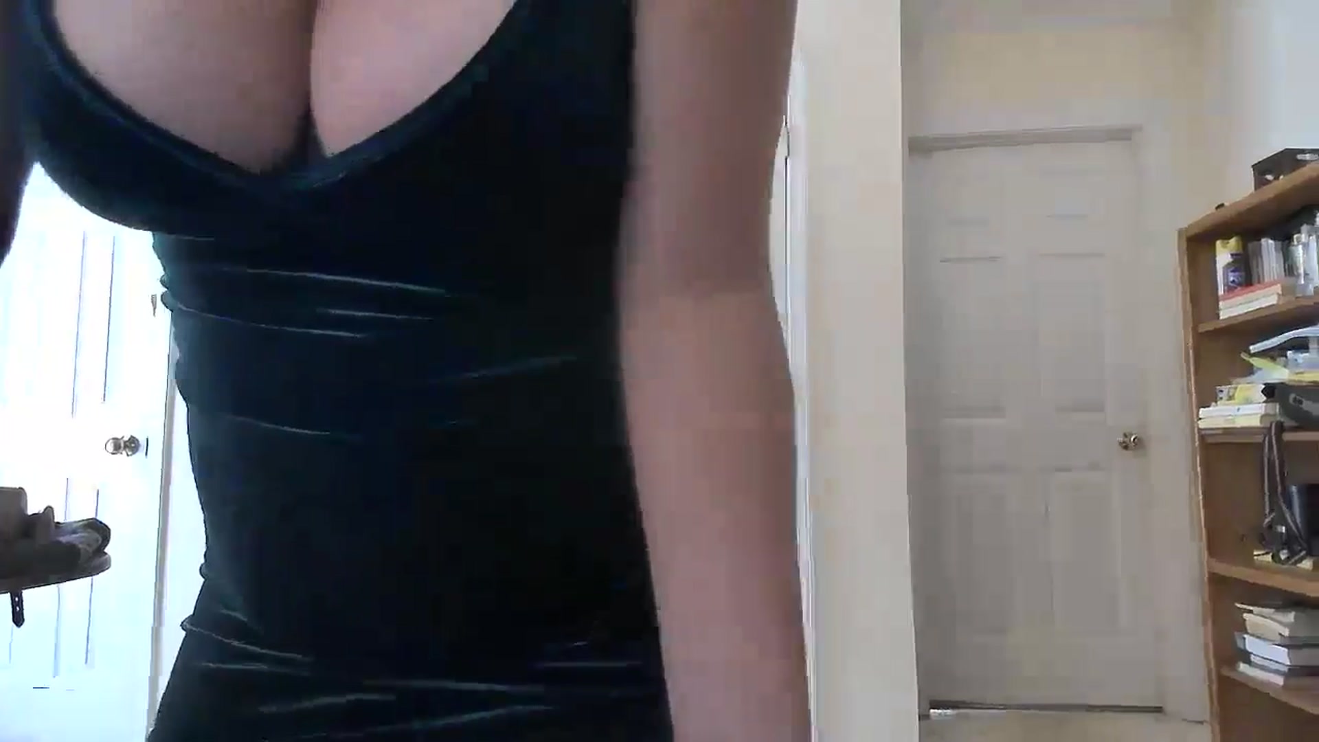 Gallery image thumbnail from Lillian_Moon's myfreecams stream on, 09/15/2024, 15:31 image 5 of 20