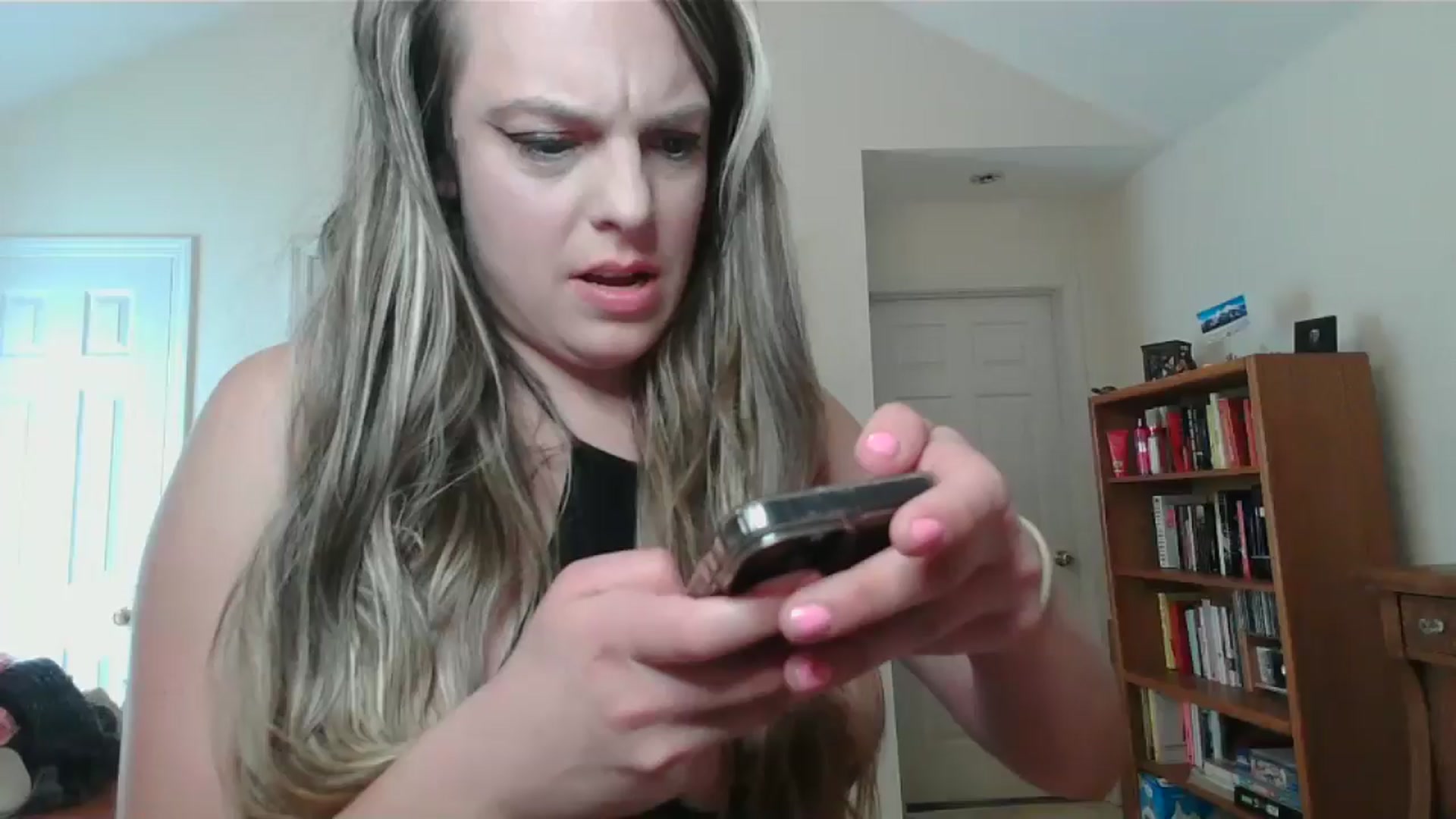 Gallery image thumbnail from Lillian_Moon's myfreecams stream on, 05/25/2025, 18:08 image 19 of 20