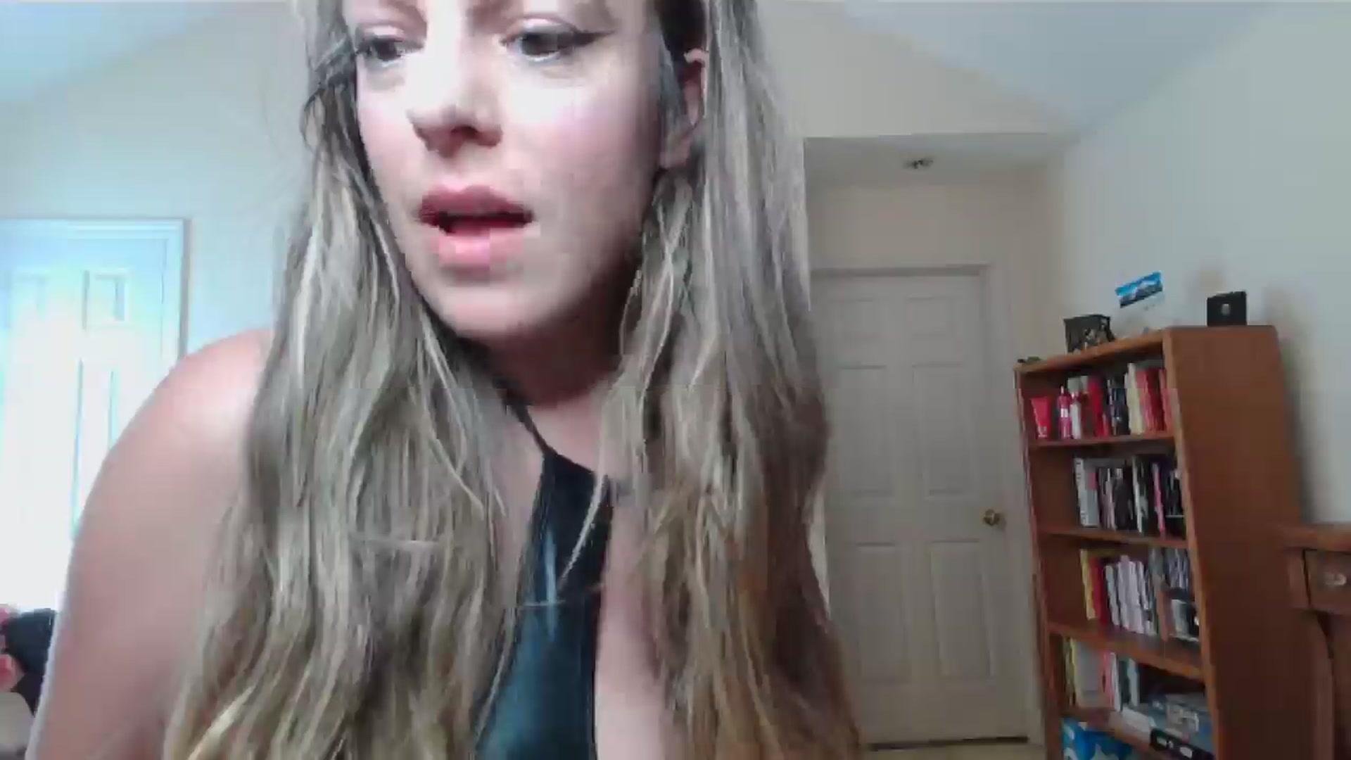 Gallery image thumbnail from Lillian_Moon's myfreecams stream on, 05/25/2025, 18:08 image 13 of 20
