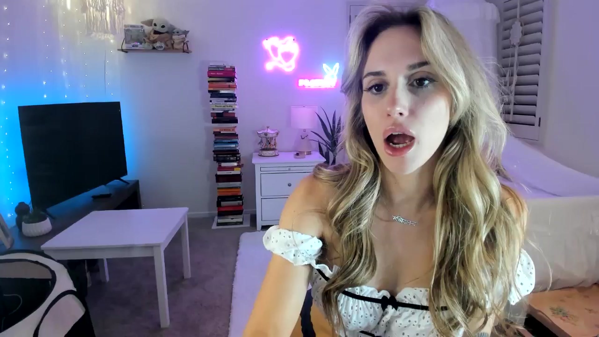 Gallery image thumbnail from LillieQ's myfreecams stream on, 04/10/2025, 03:01 image 20 of 20