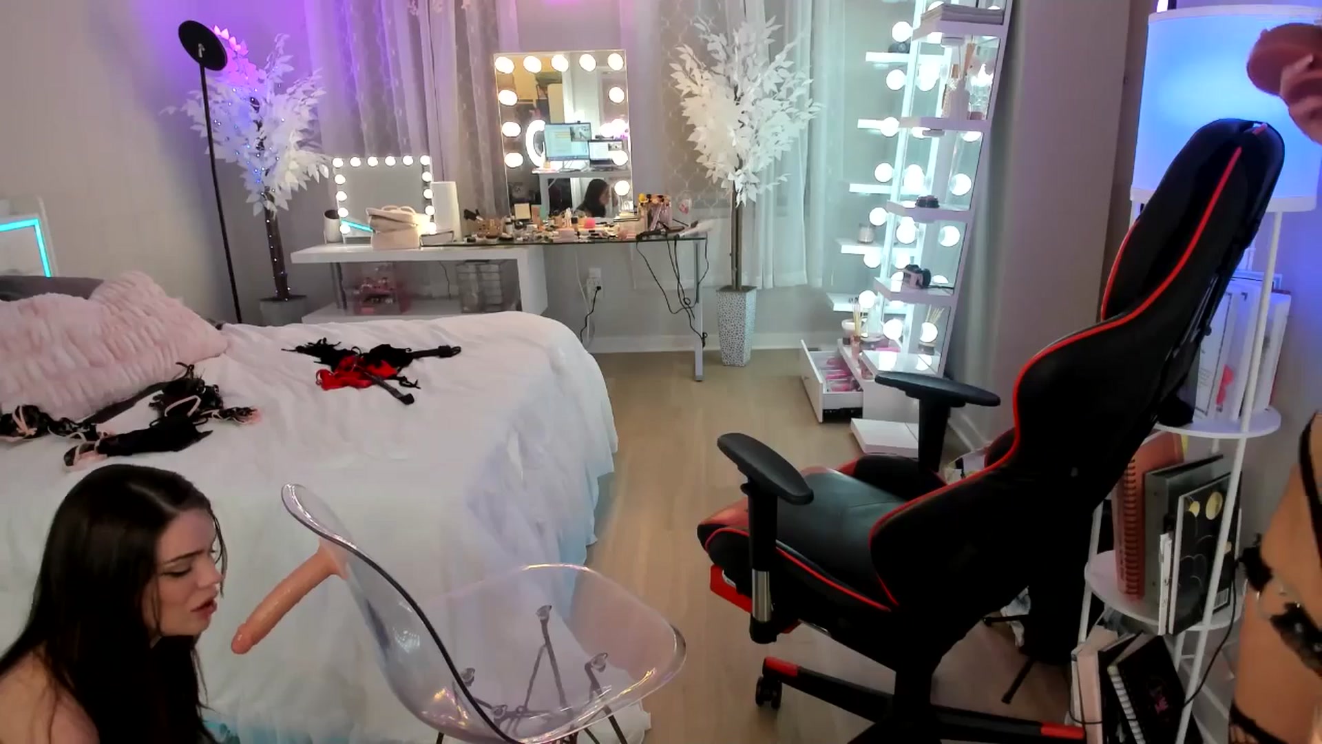 Gallery image thumbnail from LillieQ's myfreecams stream on, 04/14/2025, 12:02 image 18 of 20