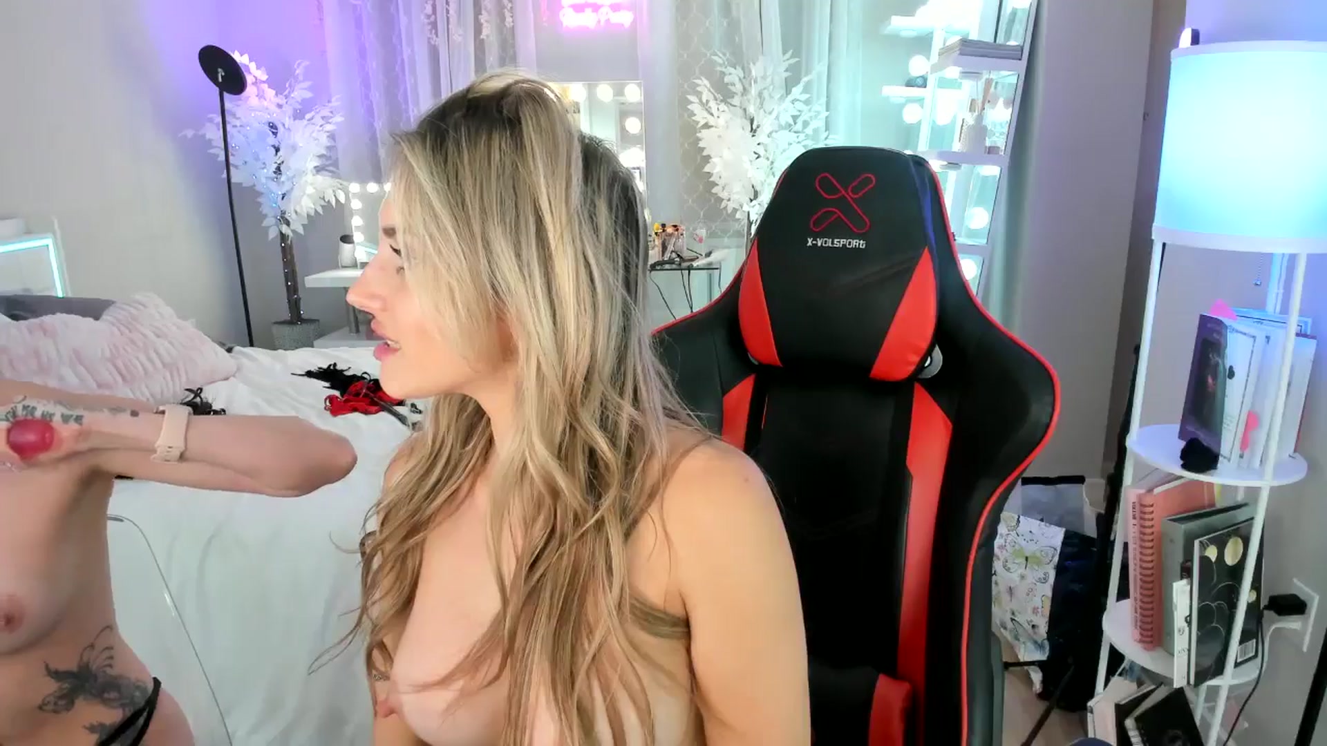 Gallery image thumbnail from LillieQ's myfreecams stream on, 04/14/2025, 12:02 image 17 of 20