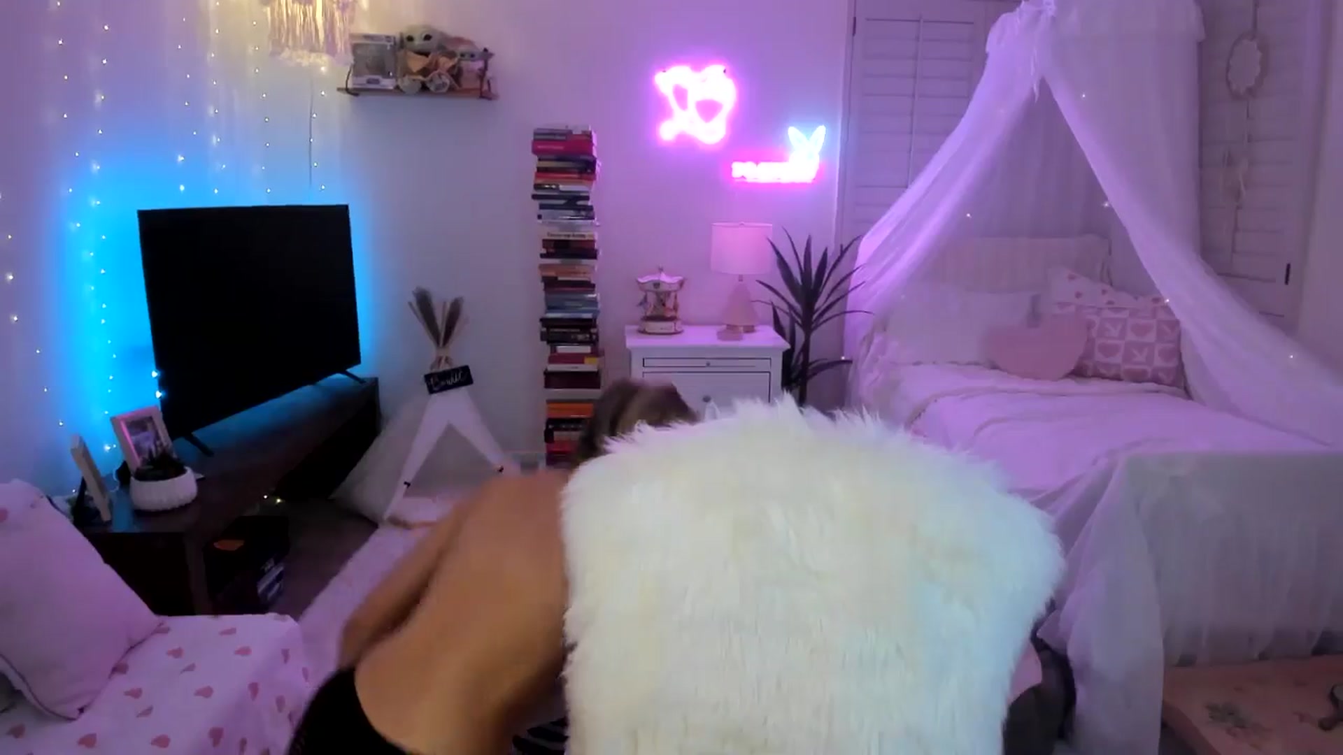 Gallery image thumbnail from LillieQ's myfreecams stream on, 04/23/2025, 11:21 image 3 of 20