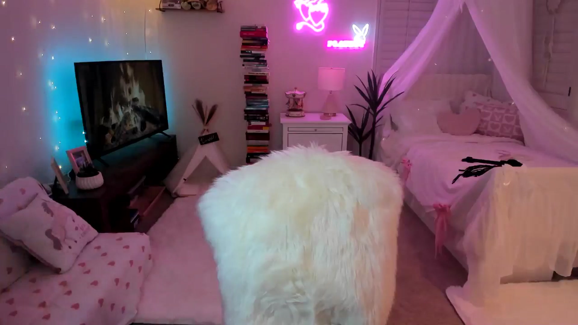 Gallery image thumbnail from LillieQ's myfreecams stream on, 04/24/2025, 05:44 image 2 of 20