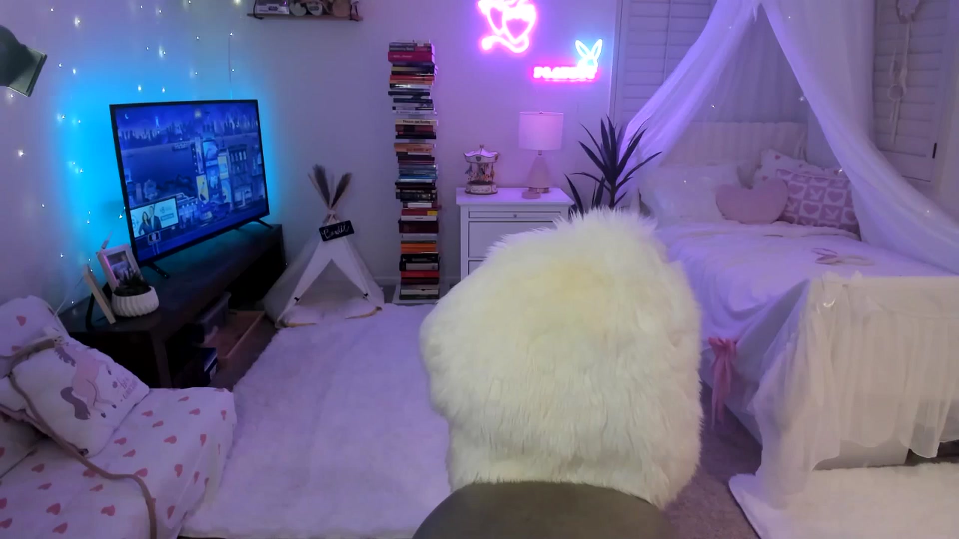 Gallery image thumbnail from LillieQ's myfreecams stream on, 04/24/2025, 11:39 image 12 of 20
