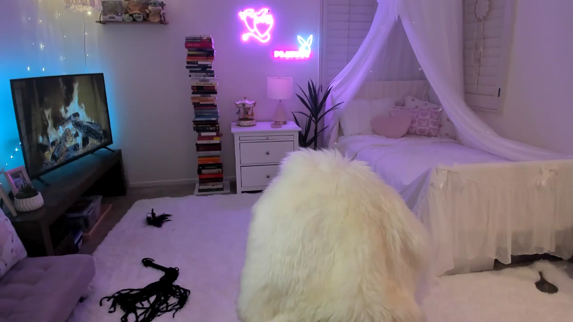 Gallery image thumbnail from LillieQ's myfreecams stream on, 04/26/2025, 08:04 image 7 of 20