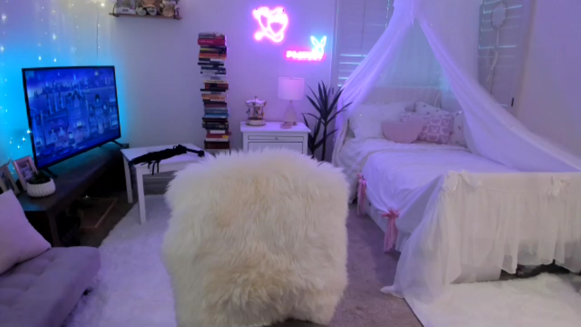 Gallery image thumbnail from LillieQ's myfreecams stream on, 04/27/2025, 14:41 image 18 of 20