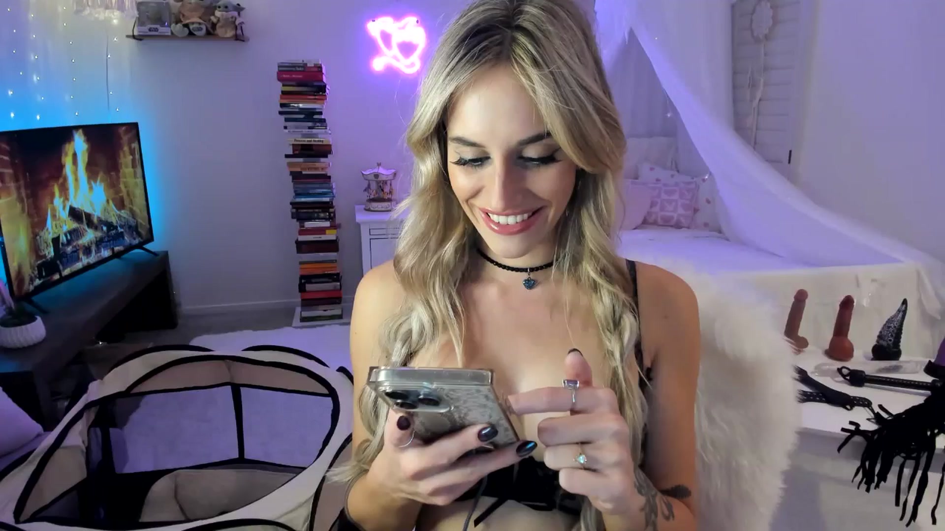 Gallery image thumbnail from LillieQ's myfreecams stream on, 04/28/2025, 09:36 image 6 of 20