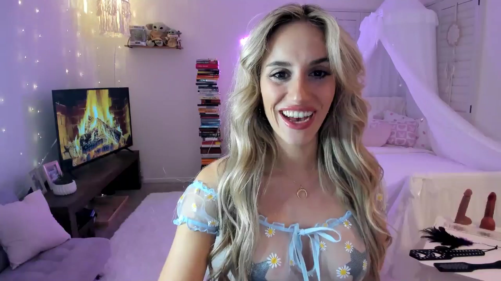 Gallery image thumbnail from LillieQ's myfreecams stream on, 04/29/2025, 06:40 image 10 of 20