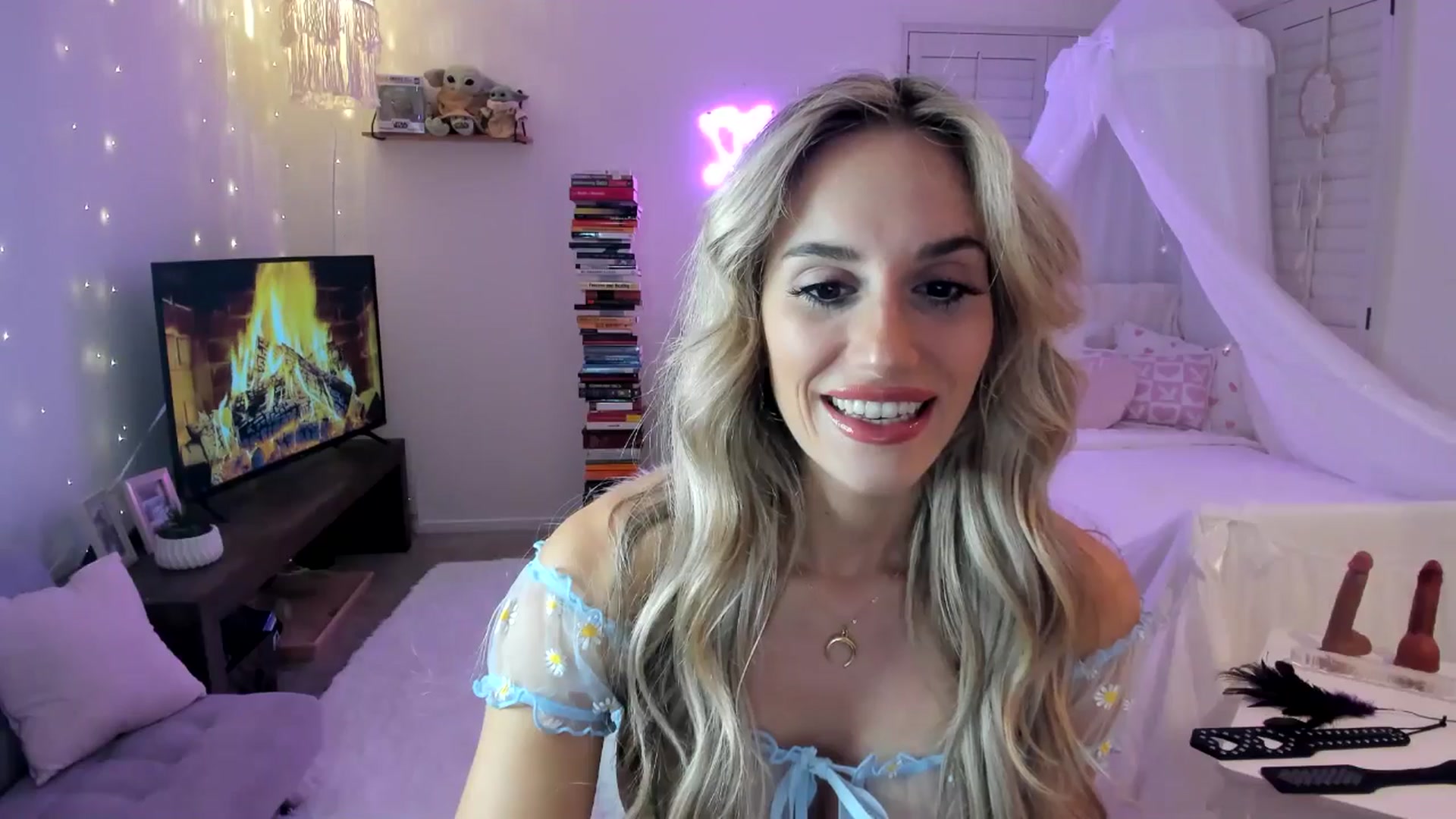 Gallery image thumbnail from LillieQ's myfreecams stream on, 04/29/2025, 06:40 image 11 of 20