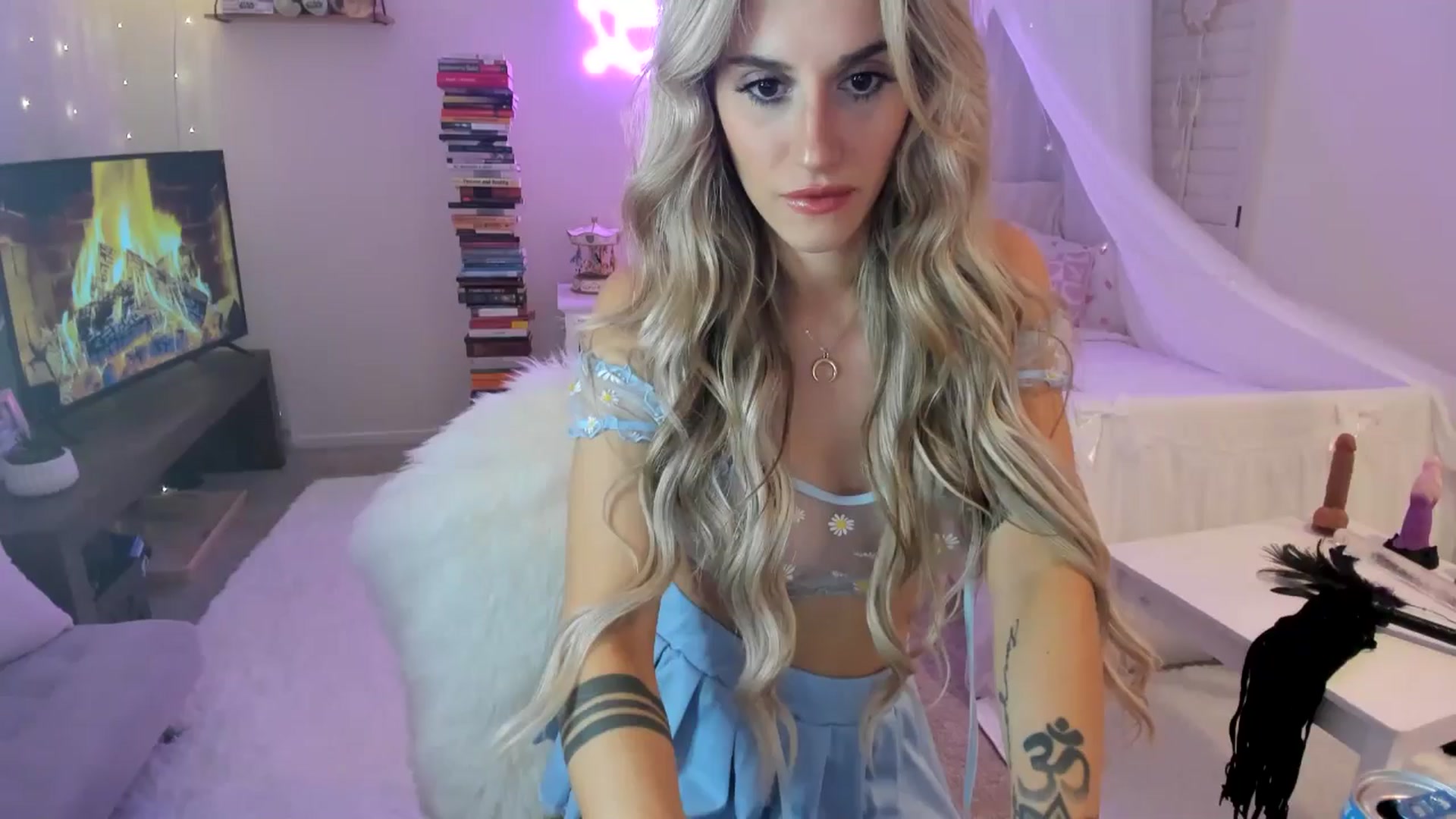 Gallery image thumbnail from LillieQ's myfreecams stream on, 04/29/2025, 12:45 image 5 of 20