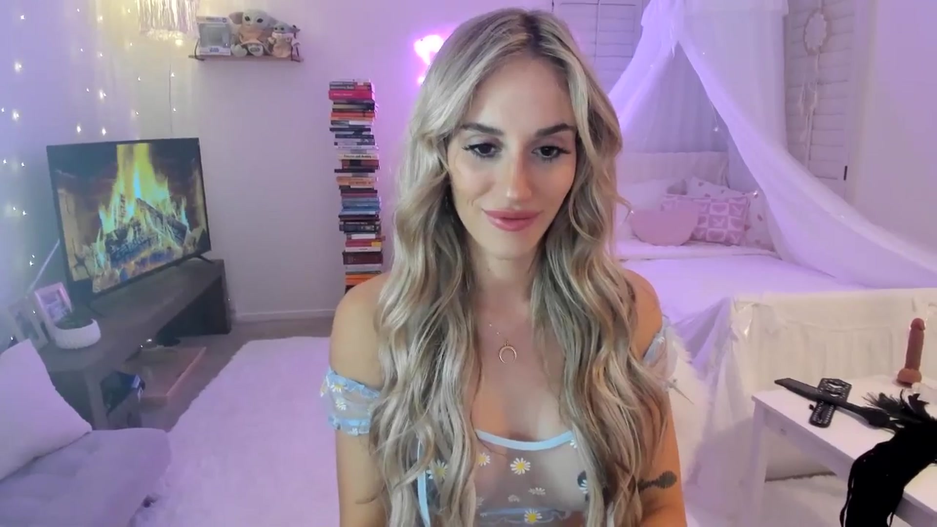 Gallery image thumbnail from LillieQ's myfreecams stream on, 04/29/2025, 12:45 image 2 of 20