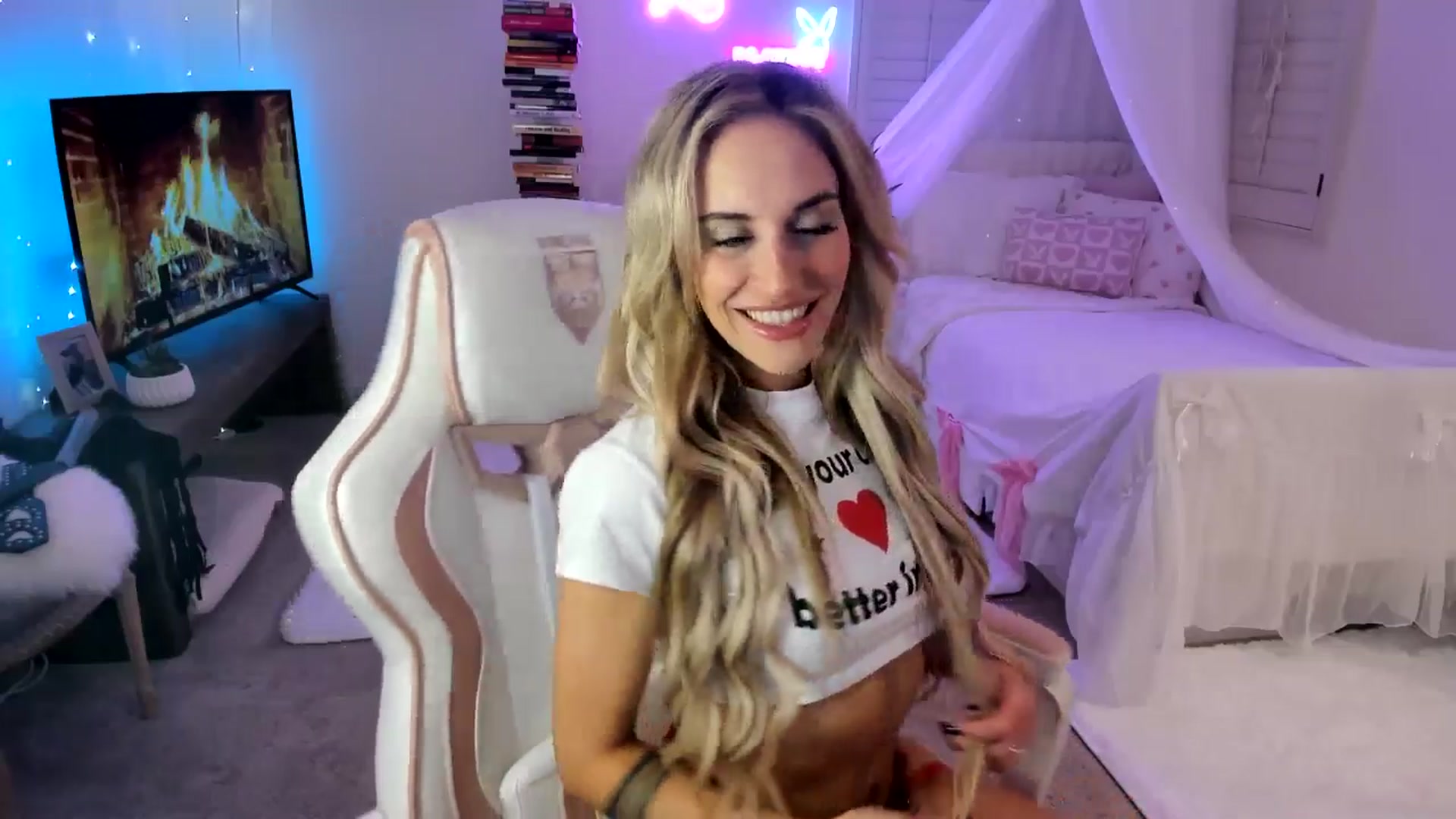 Gallery image thumbnail from LillieQ's myfreecams stream on, 04/30/2025, 06:31 image 10 of 20