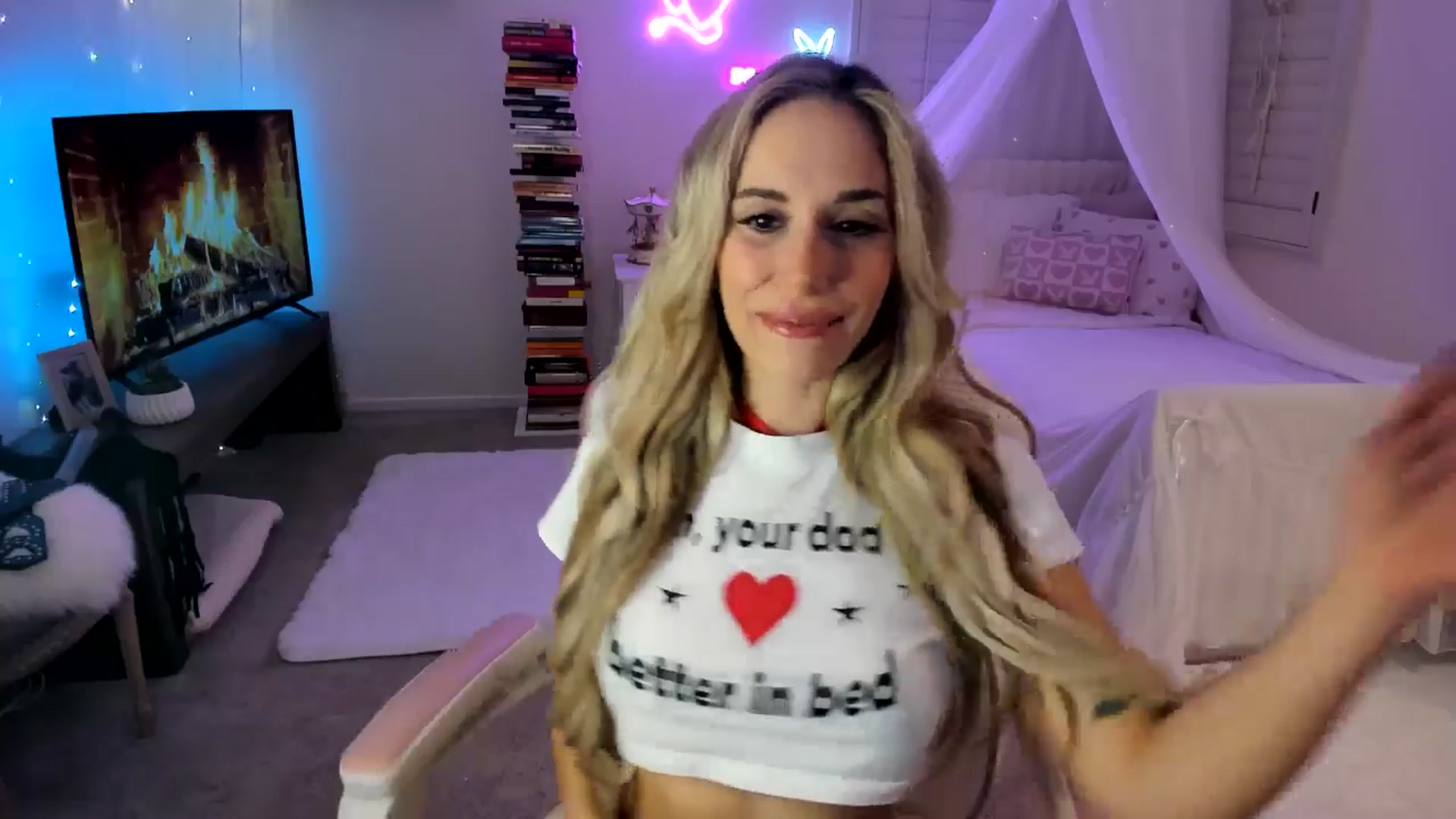 Gallery image thumbnail from LillieQ's myfreecams stream on, 04/30/2025, 06:31 image 6 of 20